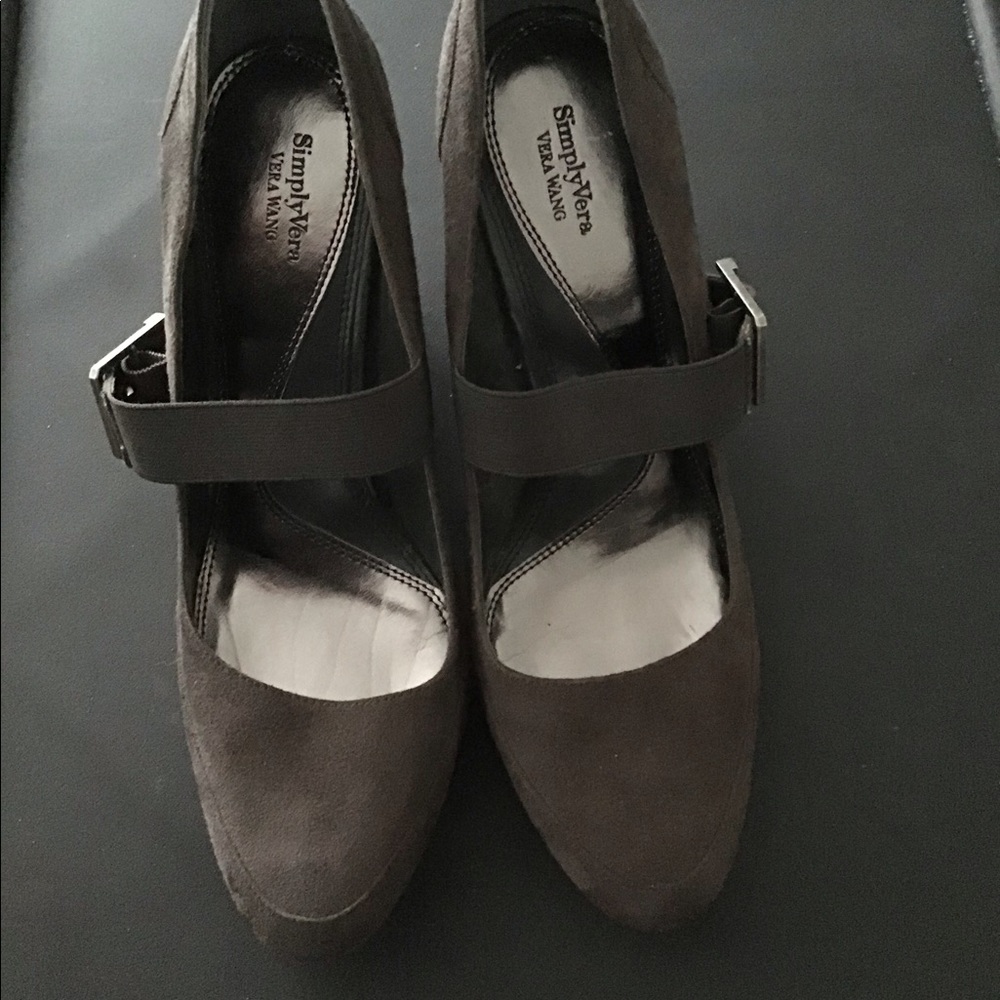 Vera Wang shoes. 💥Just Reduced!